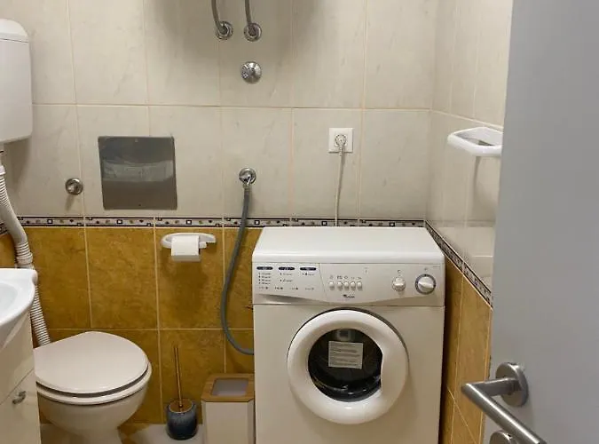 A&a * Макарська